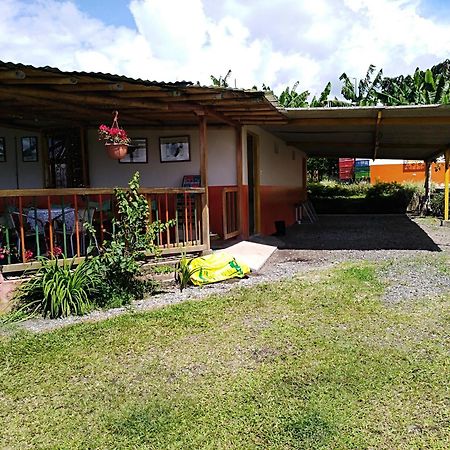 Finca En El Quindio Arrullo Cafetero Quimbaya Buitenkant foto